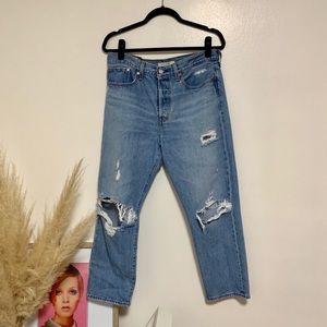 Levi’s Wedgie Straight Jean in Light Wash